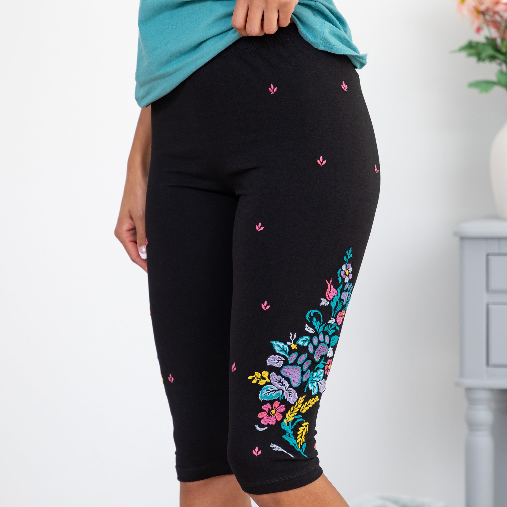 Premium Embroidered Stretch Capris - Ultimate Comfort & Style