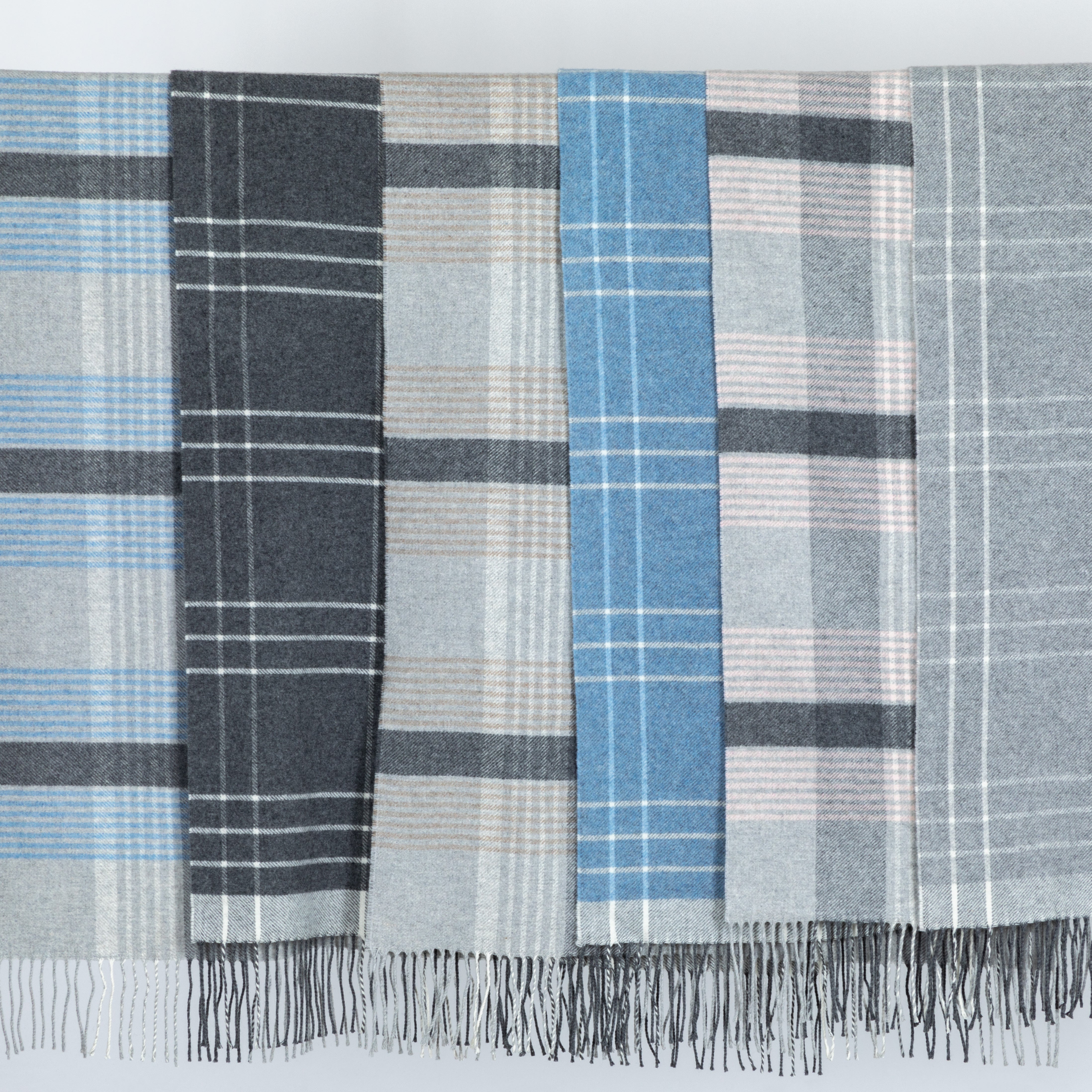 Premium Ukrainian Merino Wool & Cashmere Plaid Shawl - Ultimate Winter Comfort