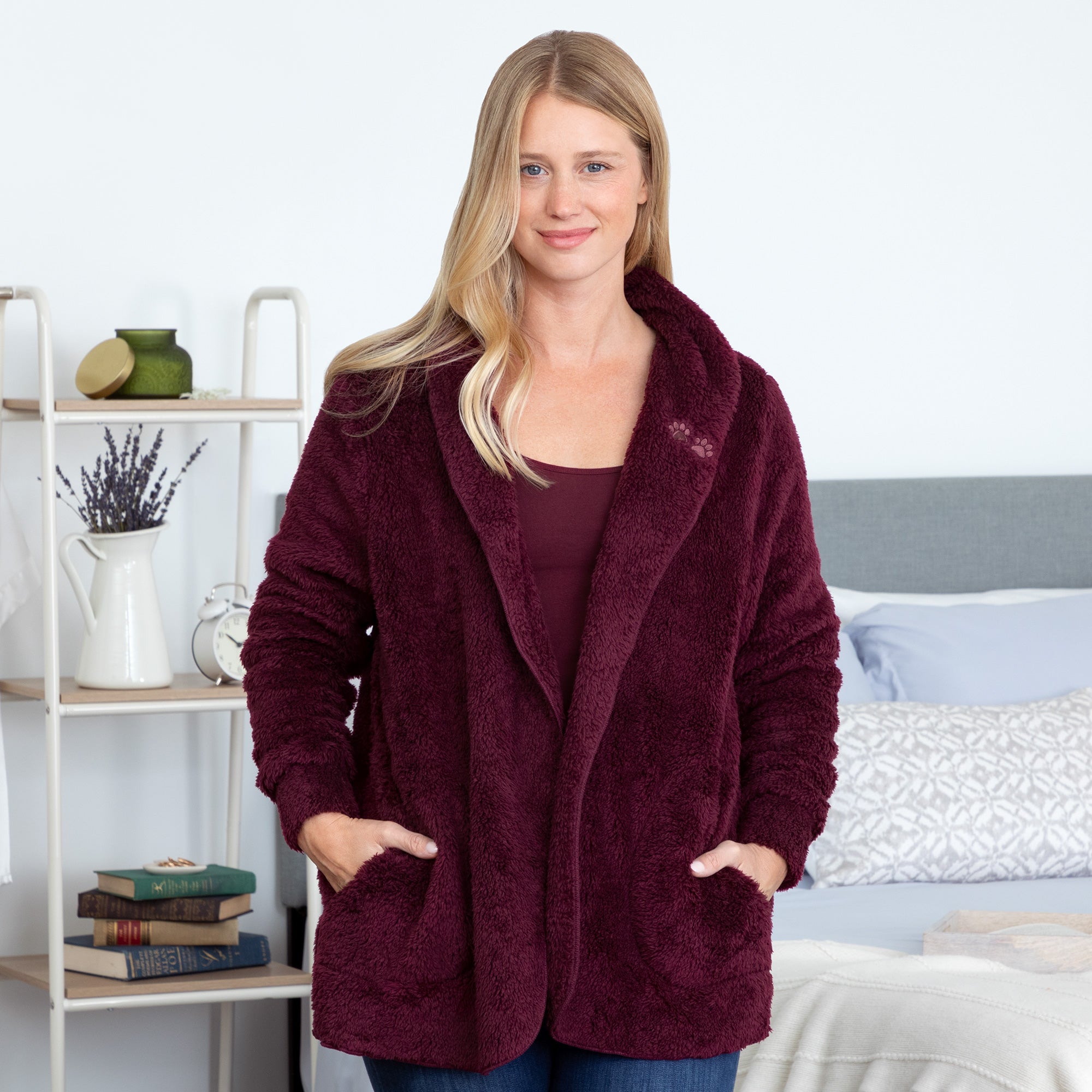 Premium Paw Print Sherpa Fleece Jacket - Cozy & Stylish