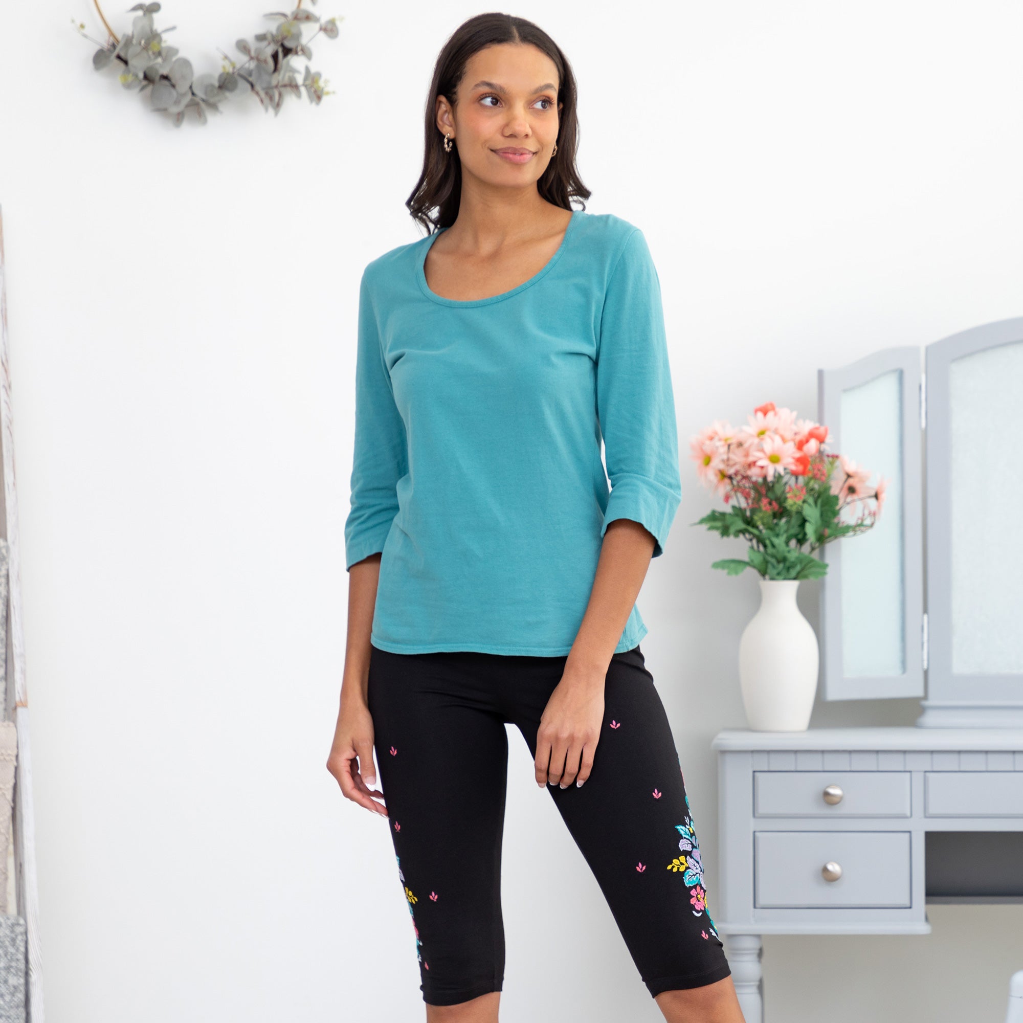 Premium Embroidered Stretch Capris - Ultimate Comfort & Style