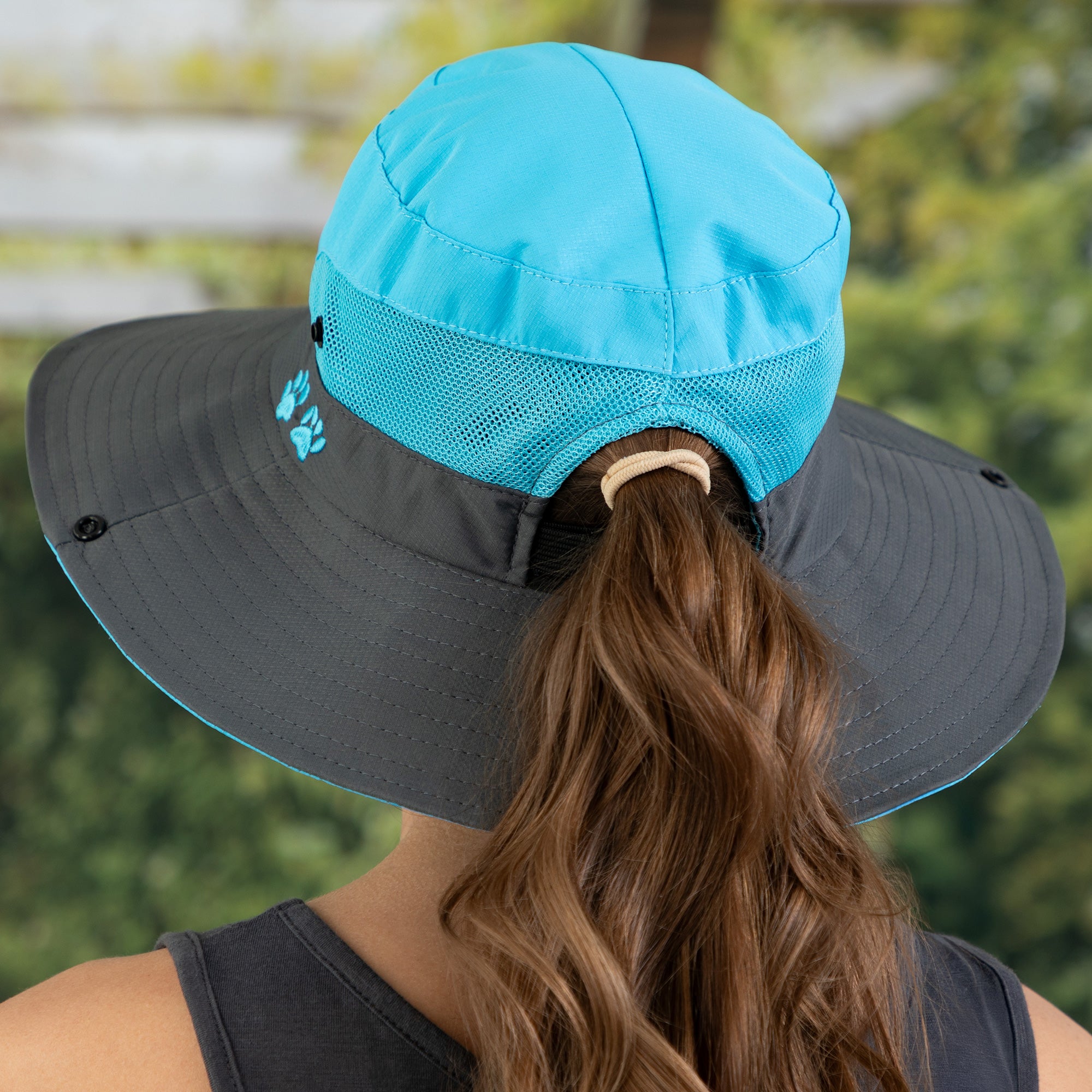 Premium Paw Print Embroidered Sun Hat with Ponytail Hole – Ultimate Outdoor Companion