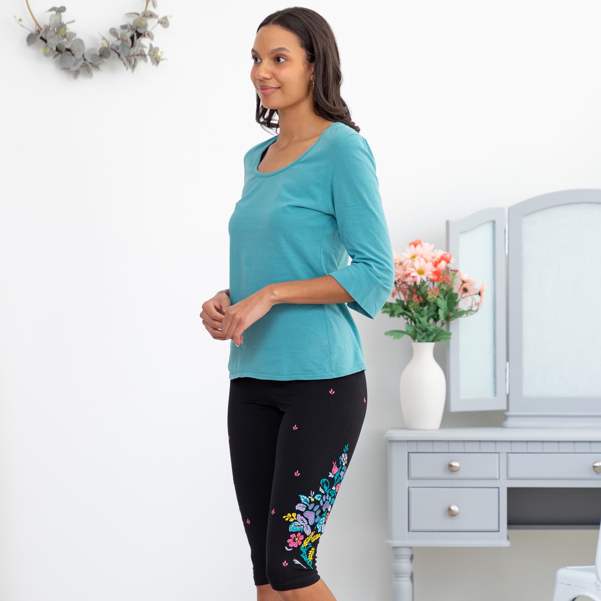 Premium Embroidered Stretch Capris - Ultimate Comfort & Style