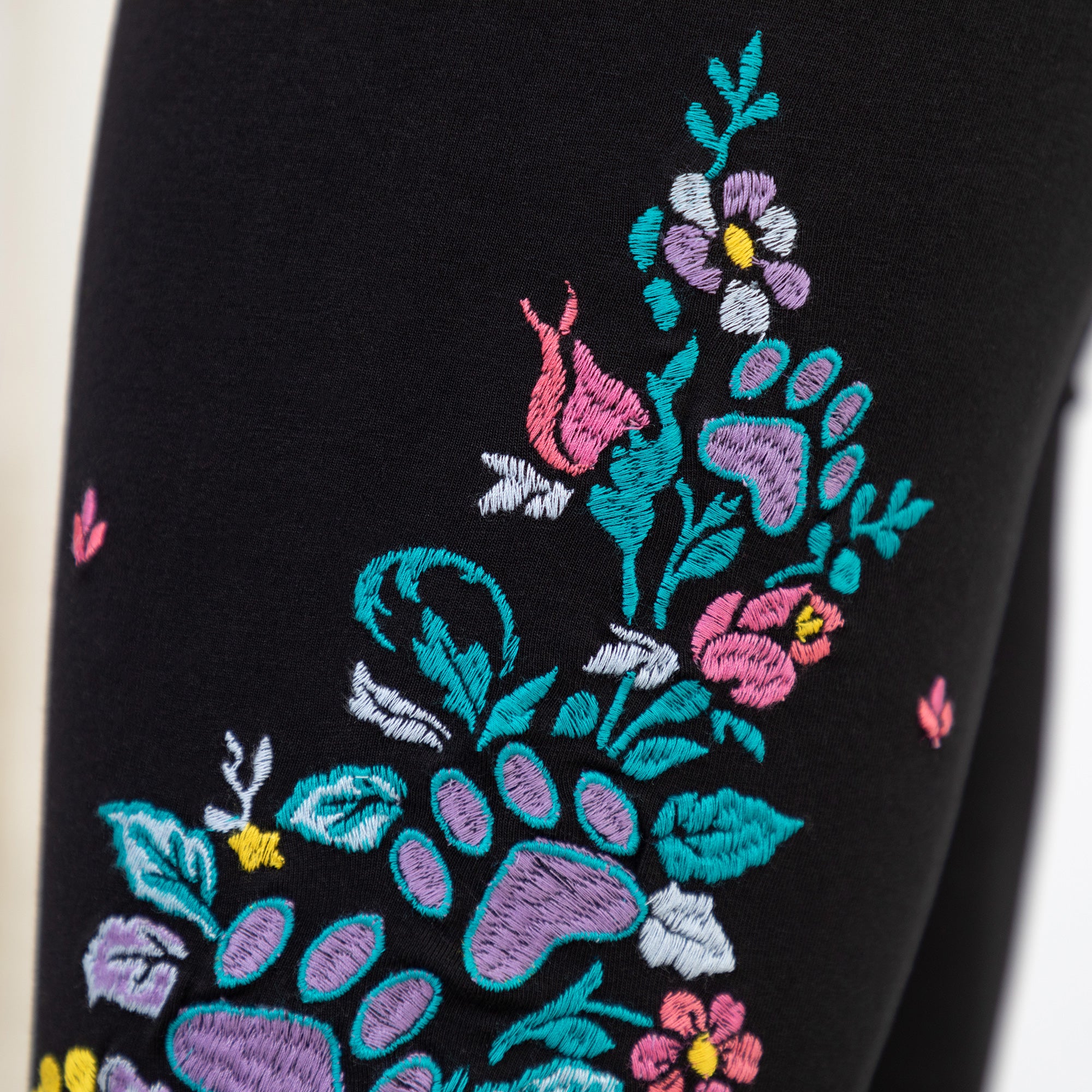 Premium Embroidered Stretch Capris - Ultimate Comfort & Style