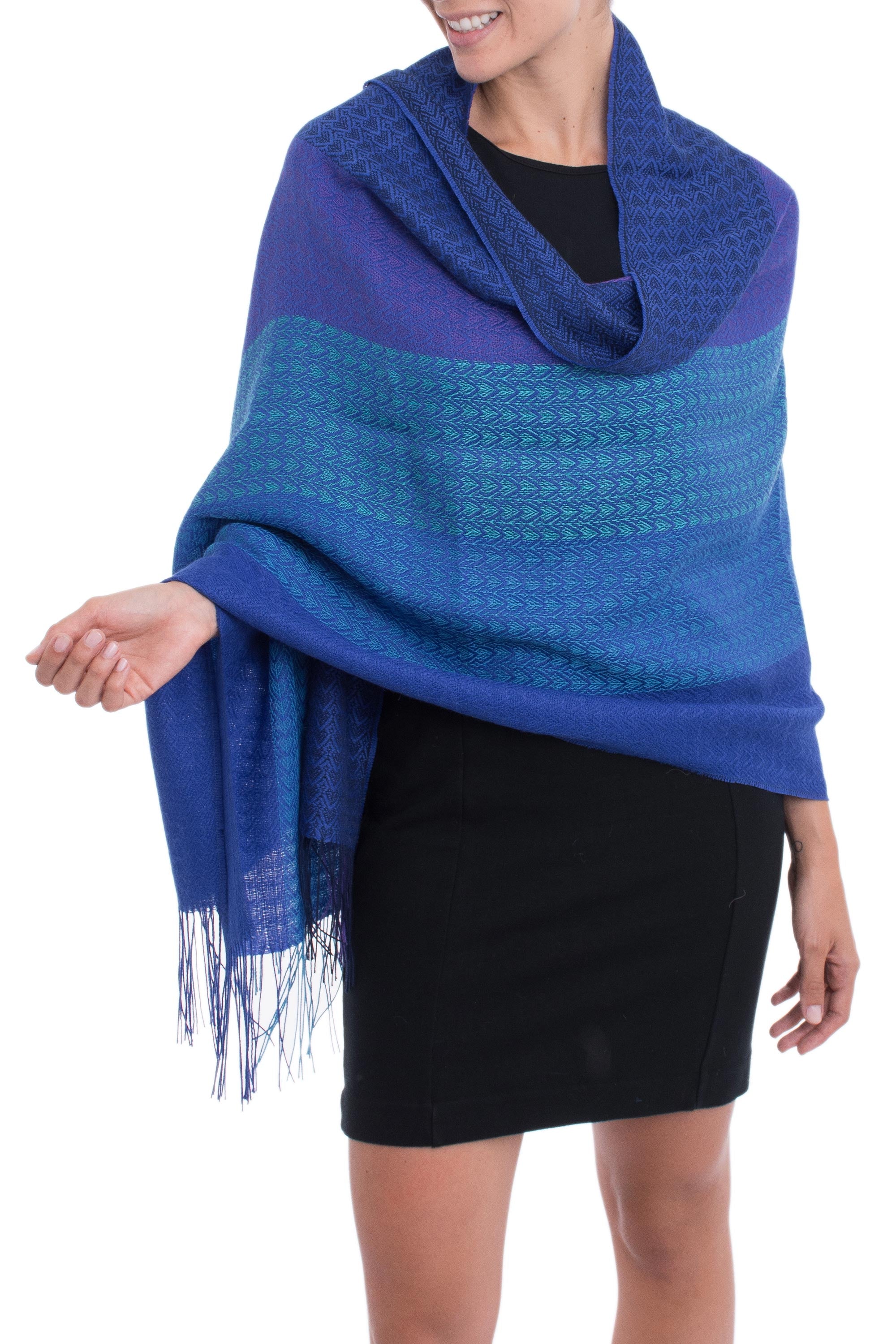 Premium Serene Glory Hand-Woven Alpaca Blend Shawl - Artisan Crafted in Peru