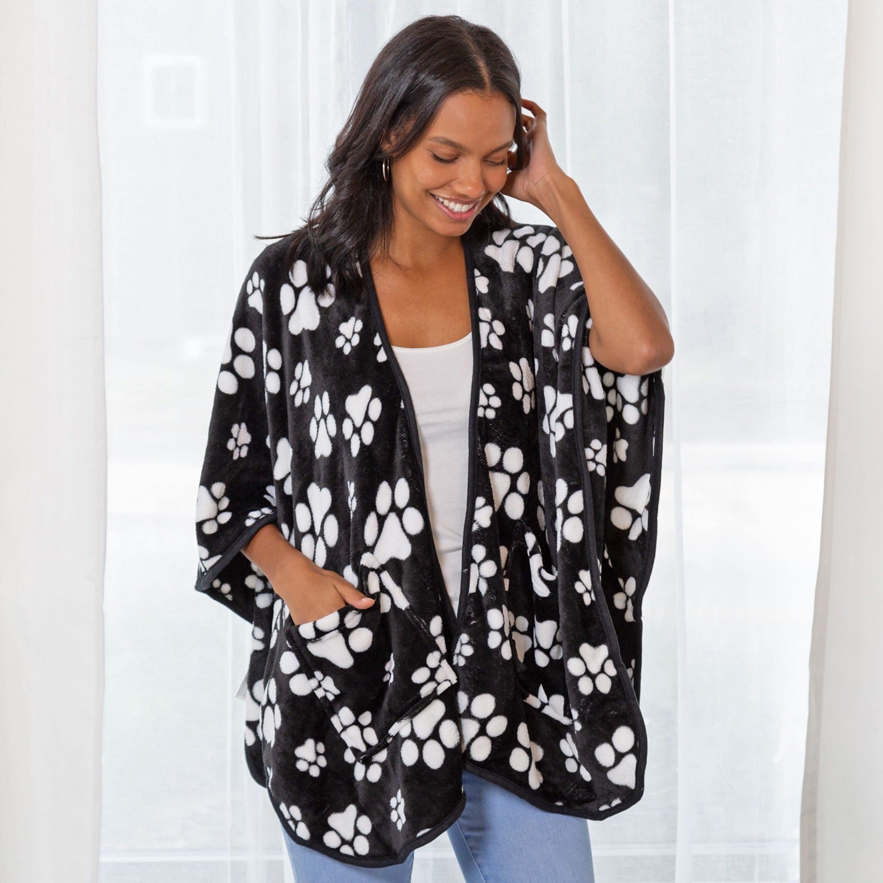 Ultimate Cozy Paw Print Fleece Shawl with Pockets