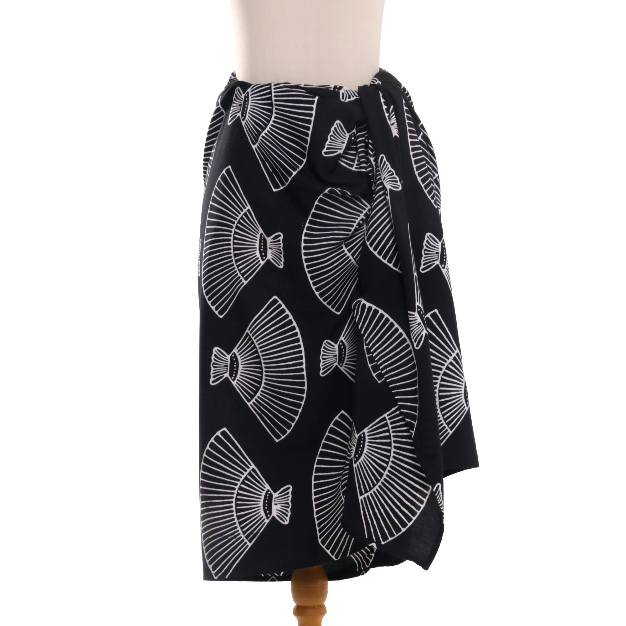 Premium Black & White Batik Sarong with Exotic Shell Print - Handcrafted Cotton Blend