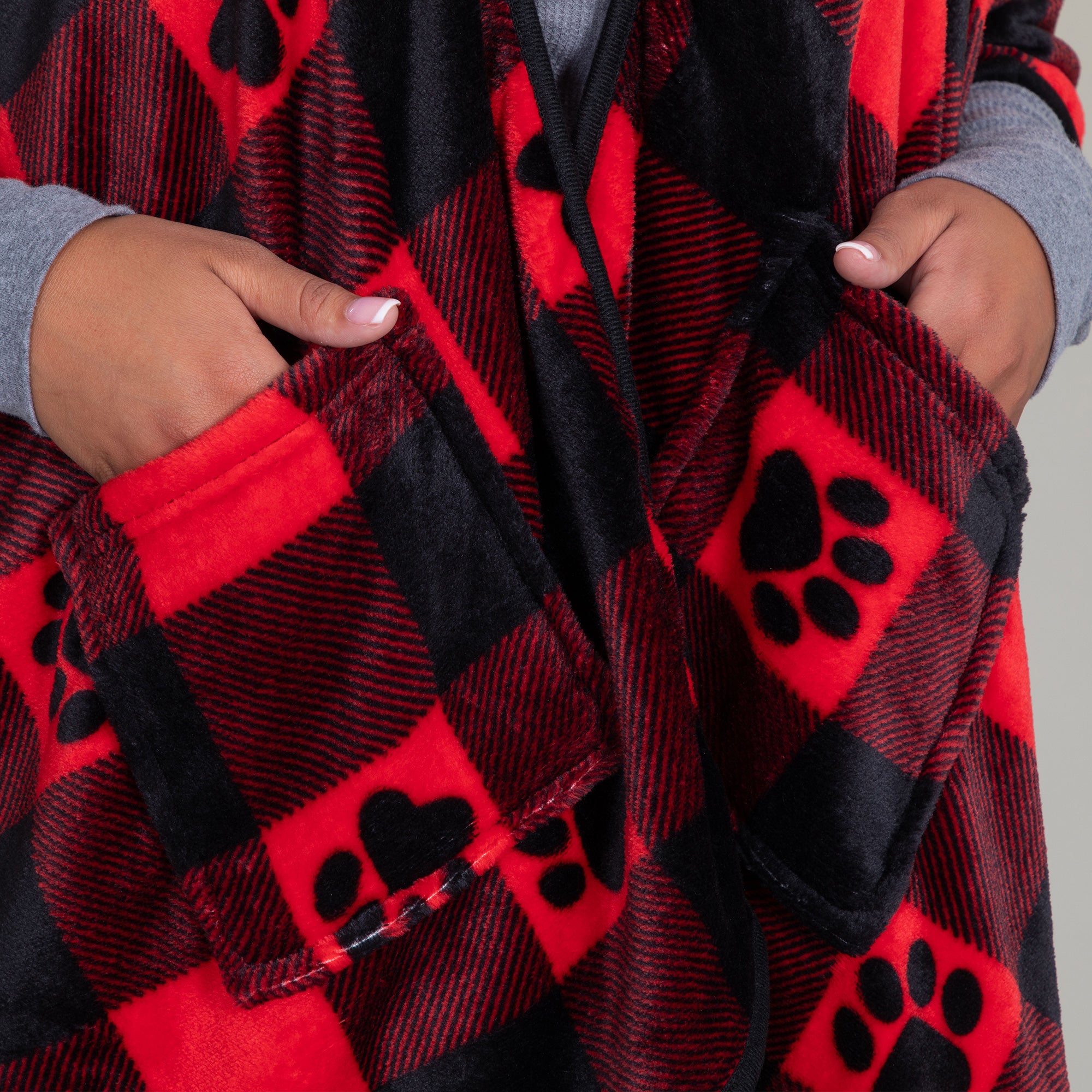 Ultimate Cozy Paw Print Fleece Shawl with Pockets