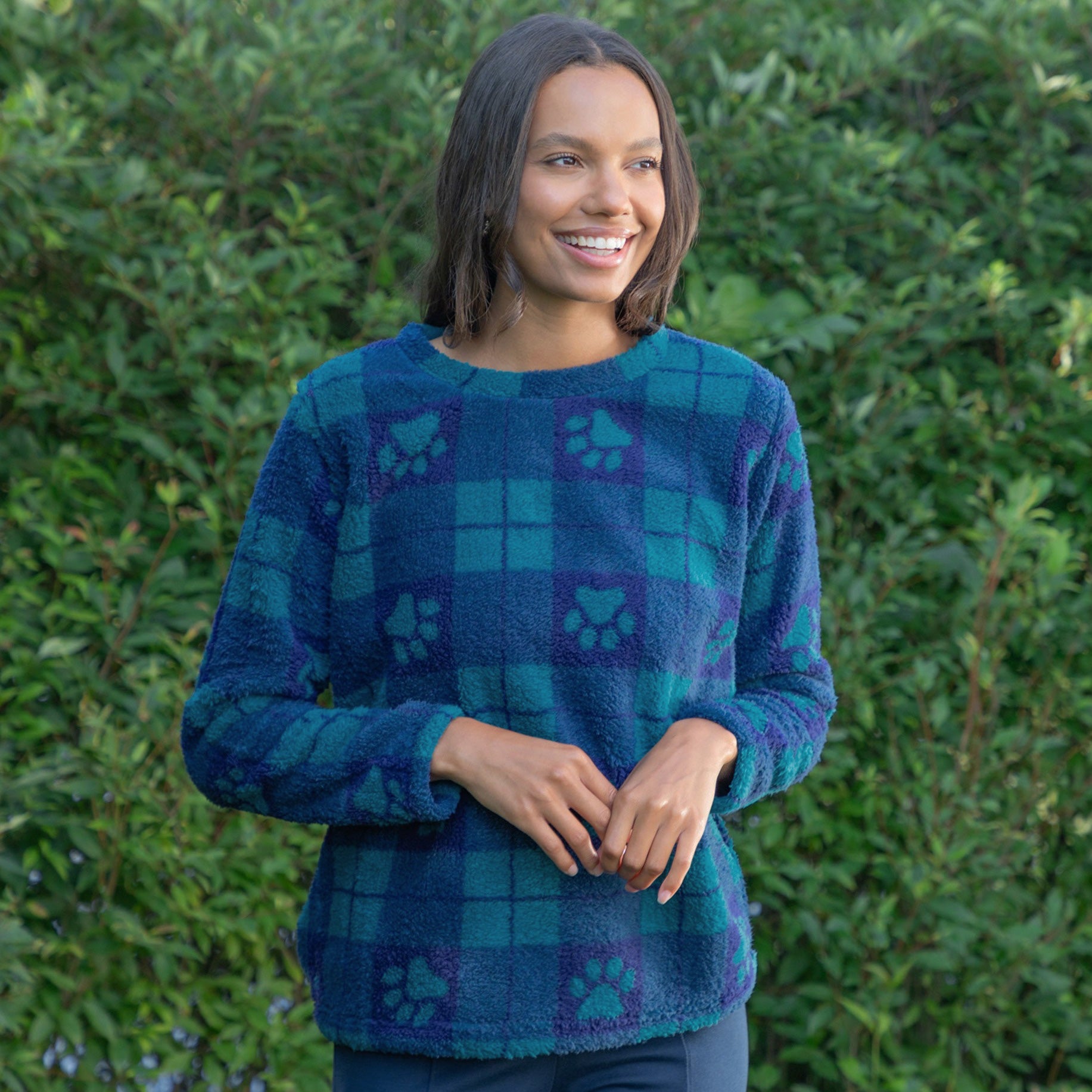 Premium Sherpa Fleece Pullover with Paws Plaid Design