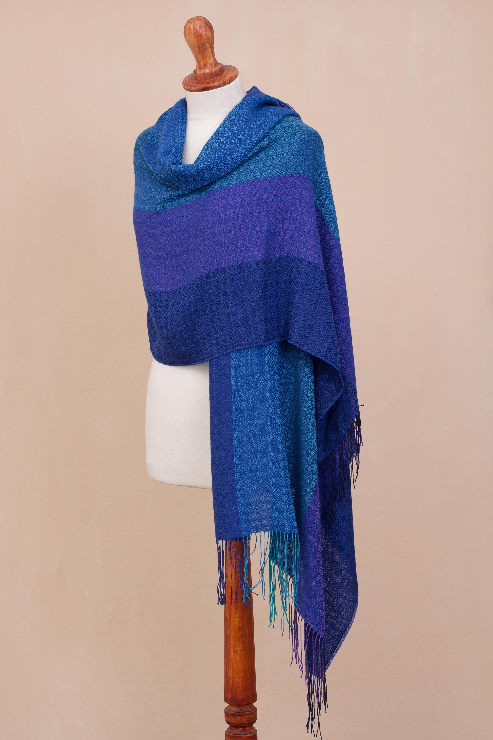 Premium Serene Glory Hand-Woven Alpaca Blend Shawl - Artisan Crafted in Peru