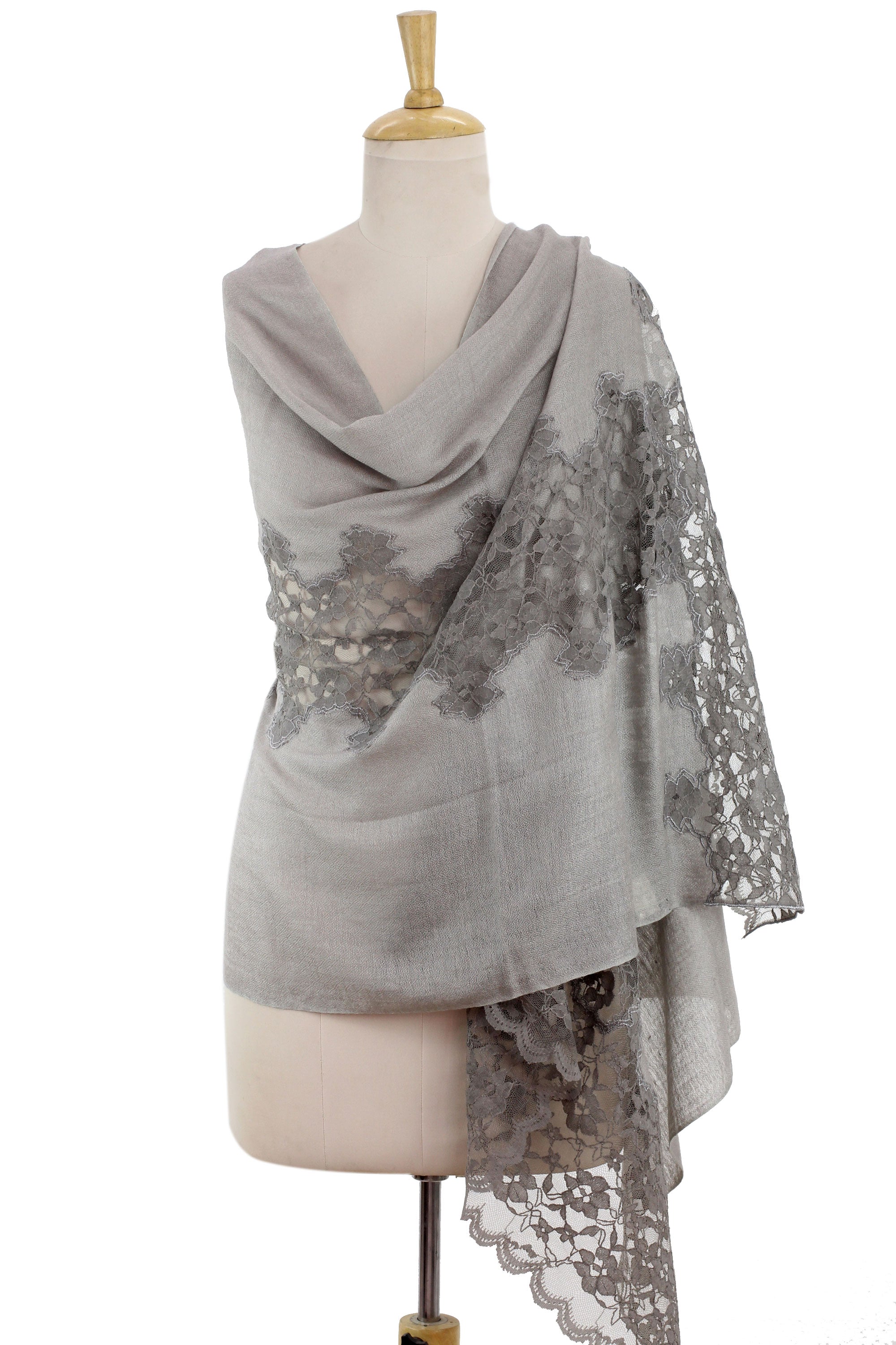 Premium Infinite Kashmir Light Gray Shawl – Ultimate Elegance