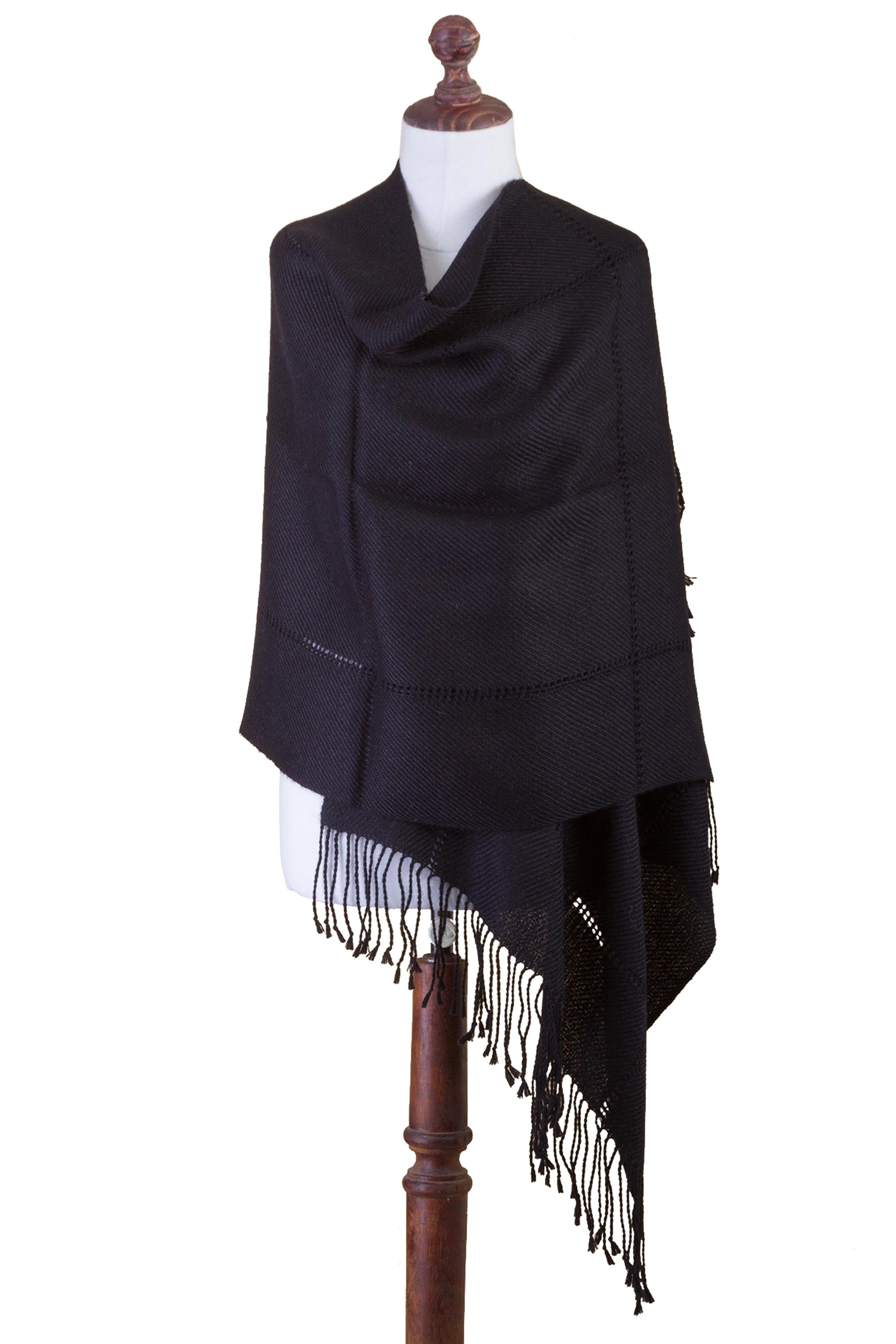 Premium Black Baby Alpaca Handwoven Shawl – Timeless Peruvian Elegance