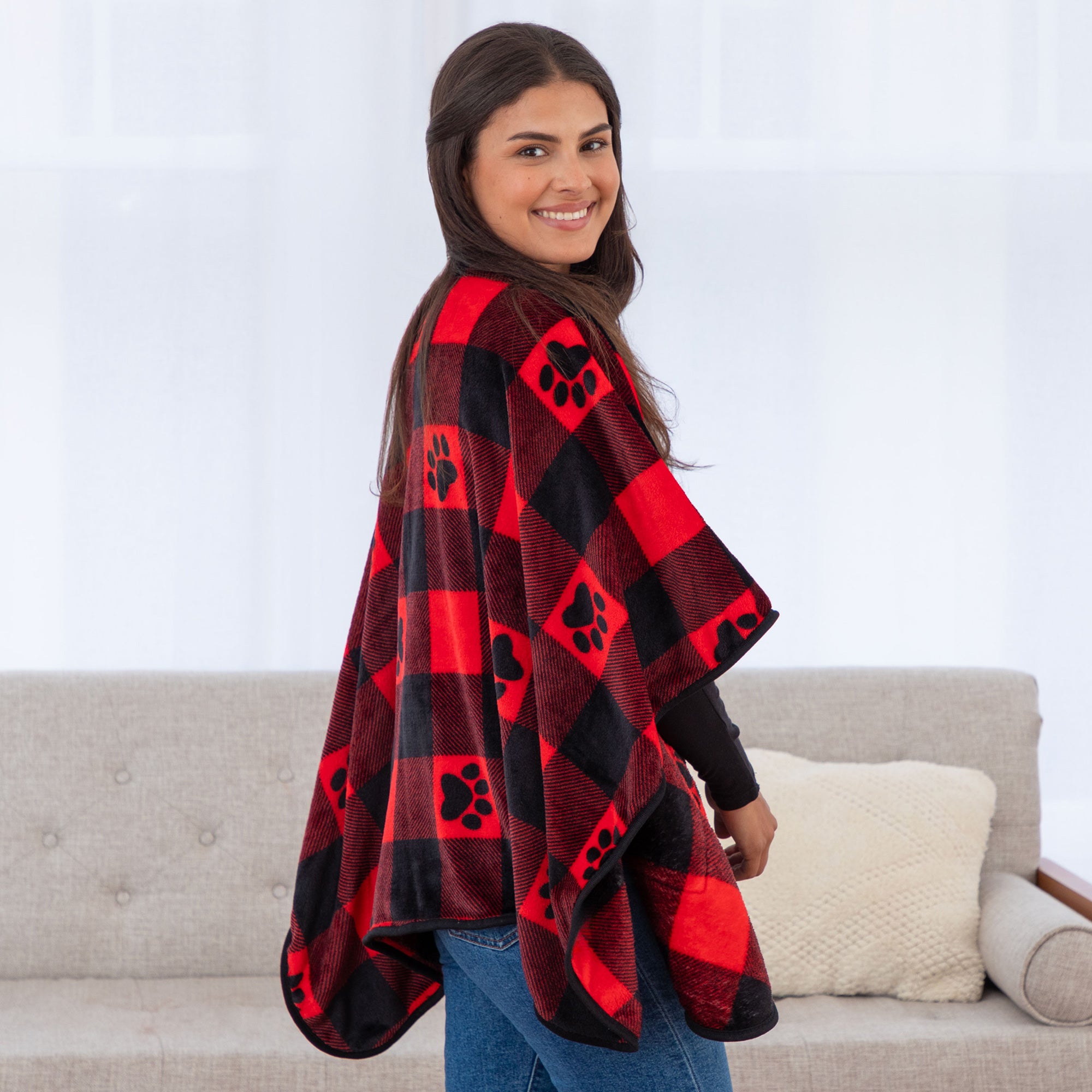 Ultimate Cozy Paw Print Fleece Shawl with Pockets