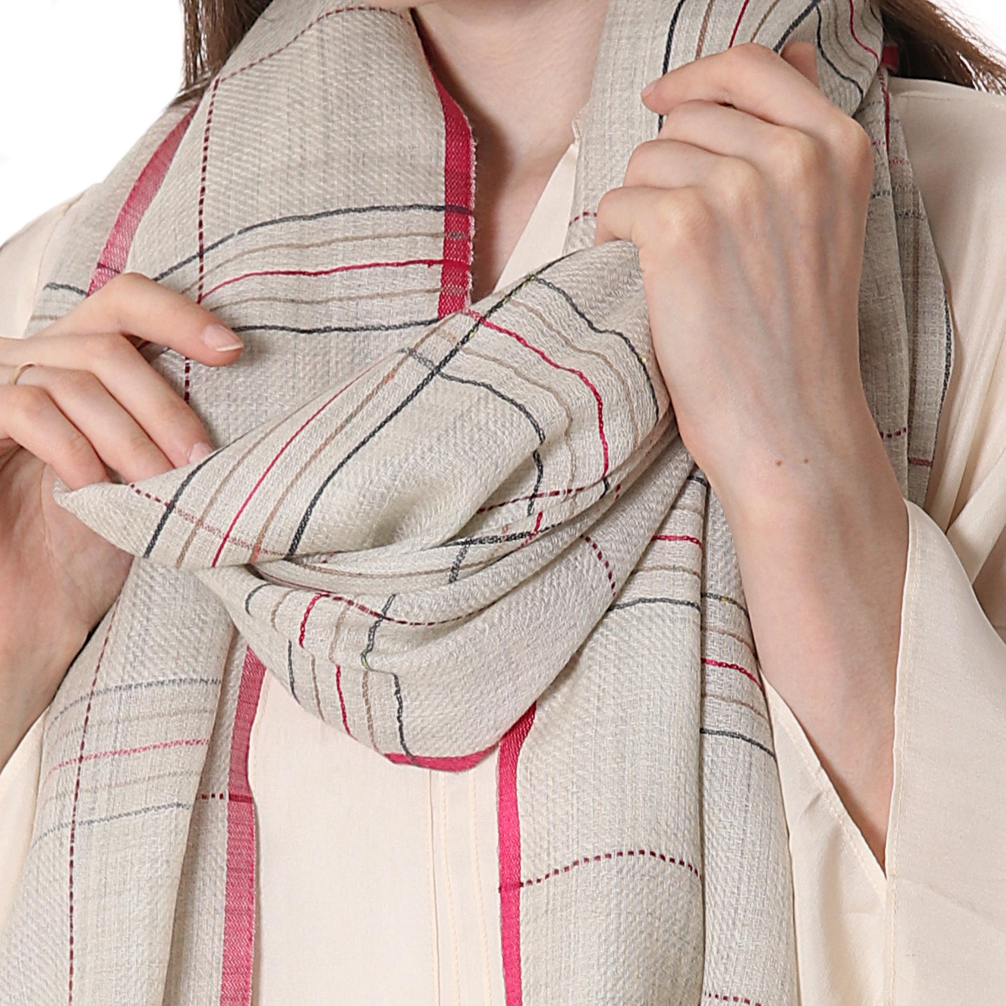 Premium Off-White Wool Shawl: Elegant Indian Craftsmanship