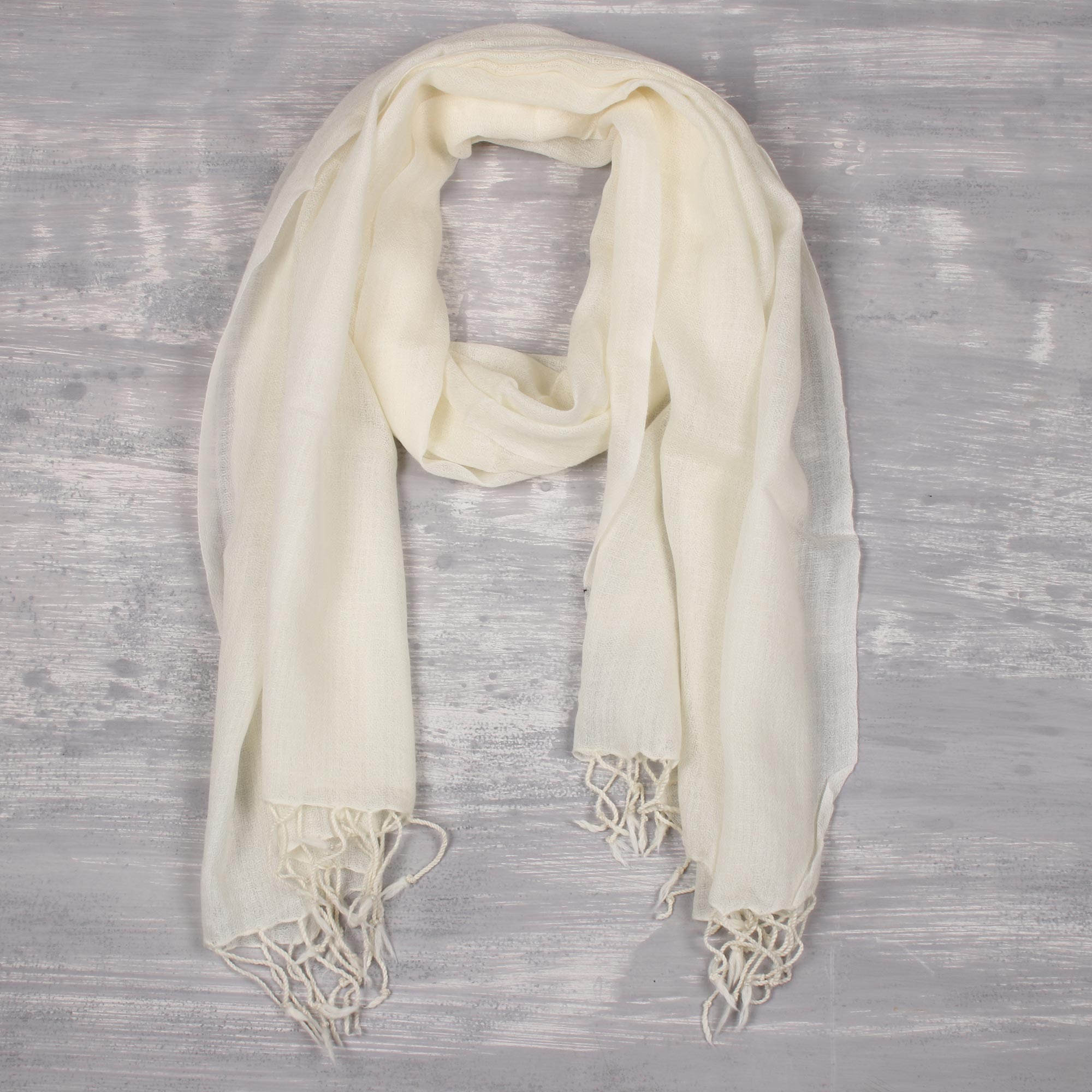 Premium Kashmiri Ivory Men's Lightweight Wool Scarf - Year-Round Comfort