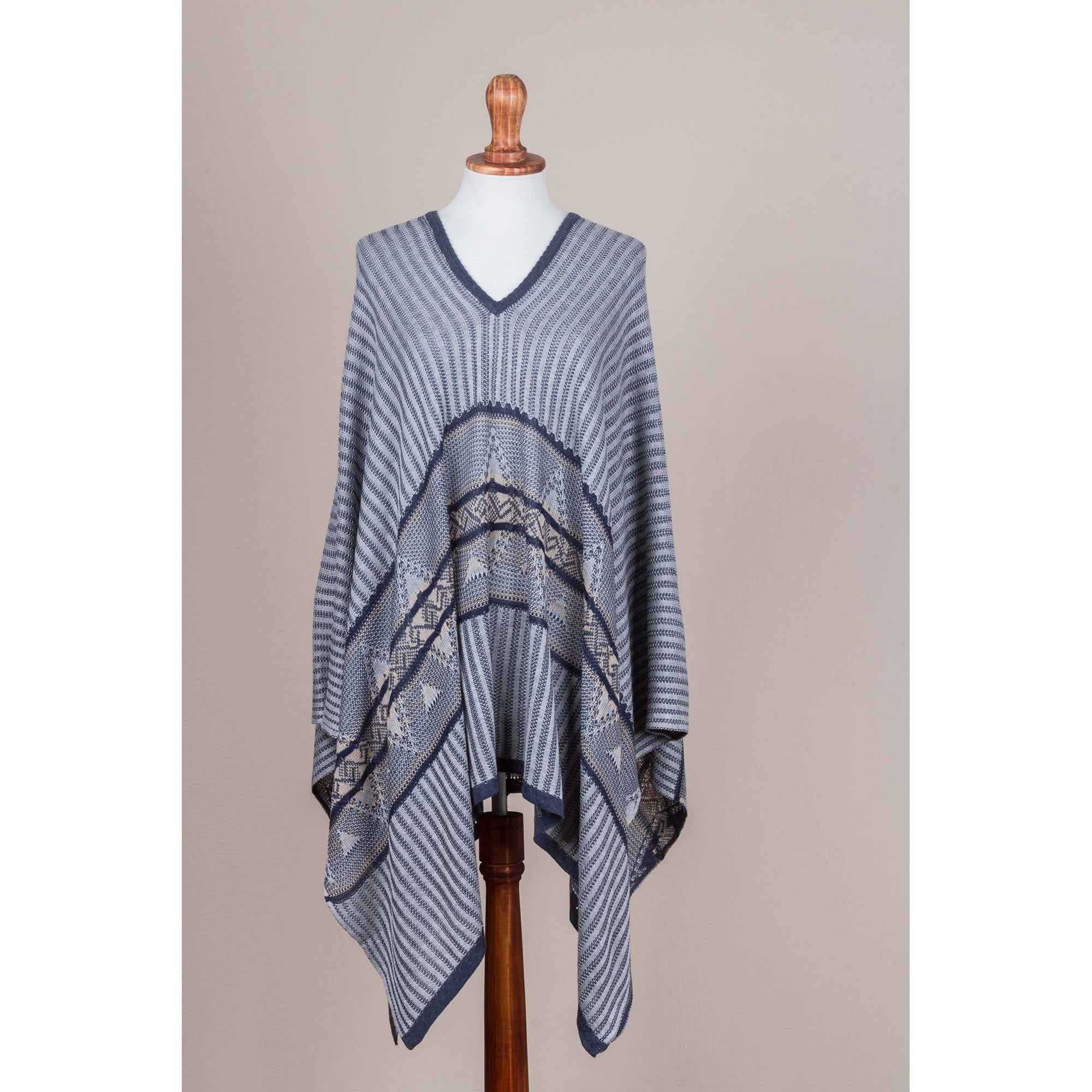 Premium Geometric Bohemian Poncho - Handcrafted Winter Style