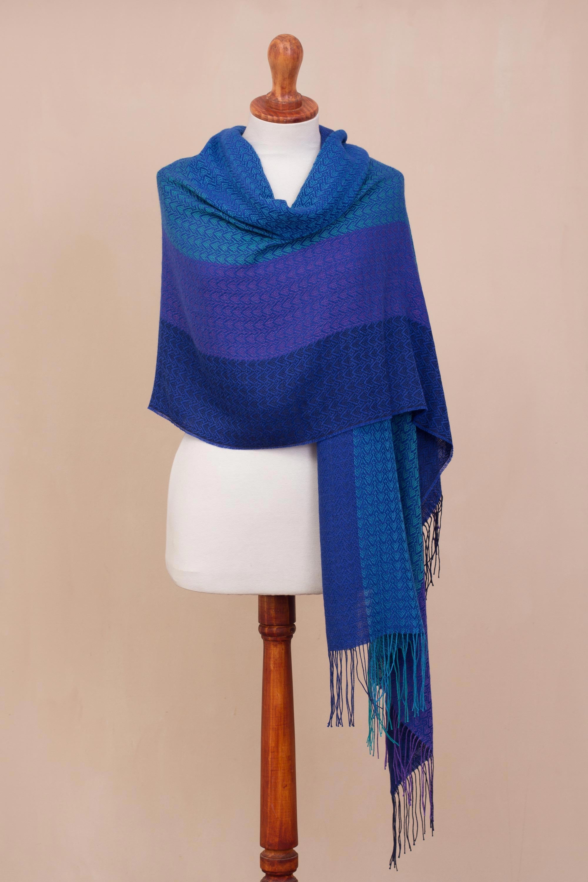 Premium Serene Glory Hand-Woven Alpaca Blend Shawl - Artisan Crafted in Peru