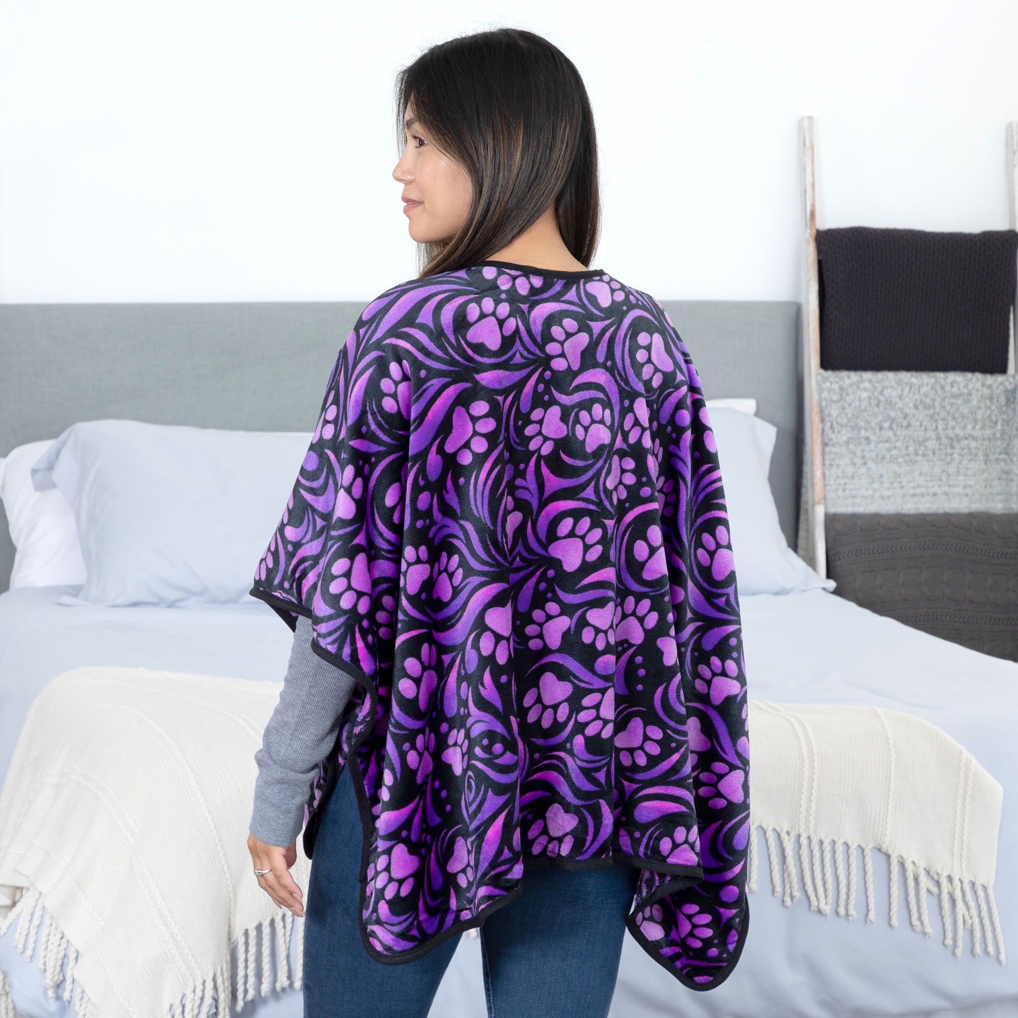 Ultimate Cozy Paw Print Fleece Shawl with Pockets