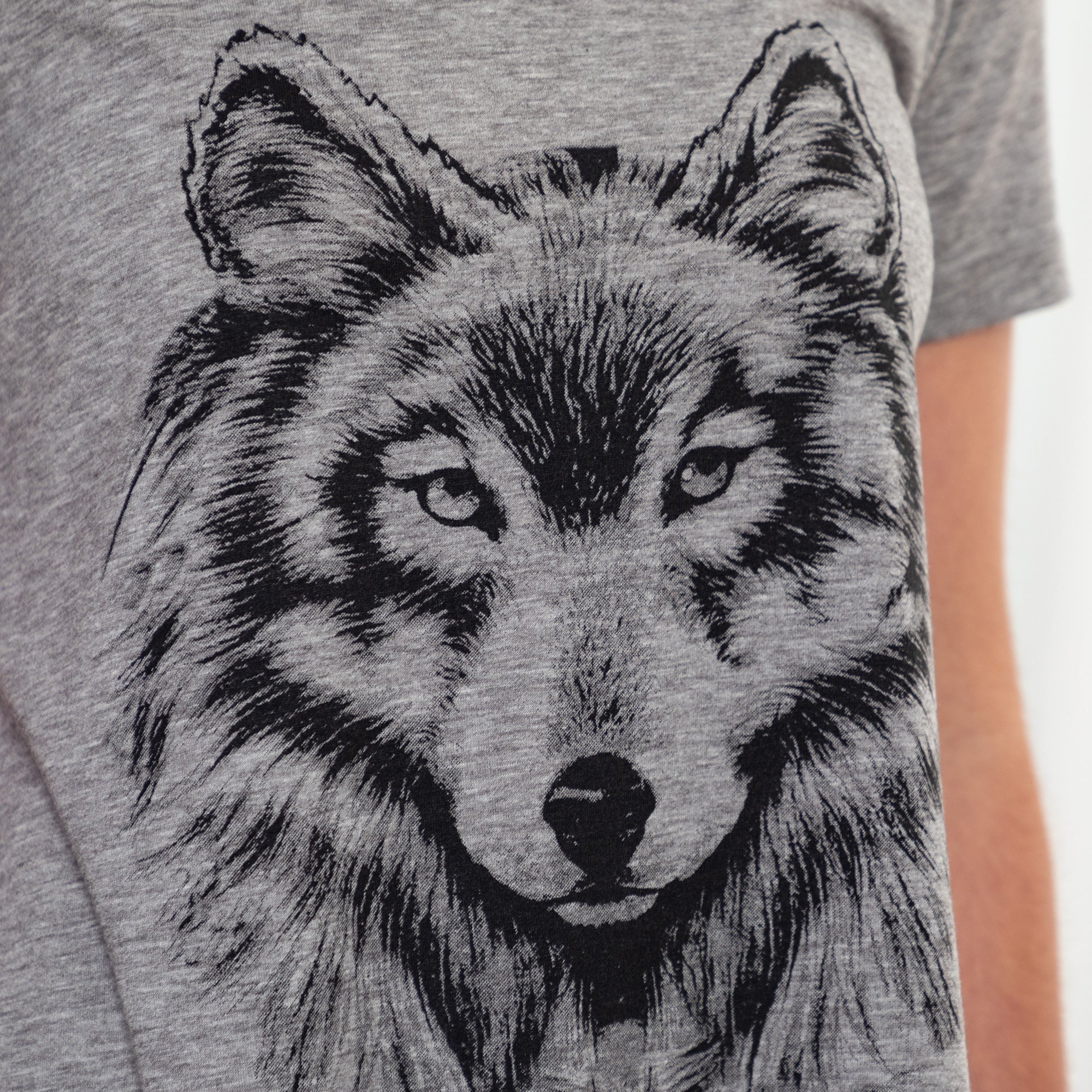 Premium Gray Wolf Tee - Ultimate Comfort & Style