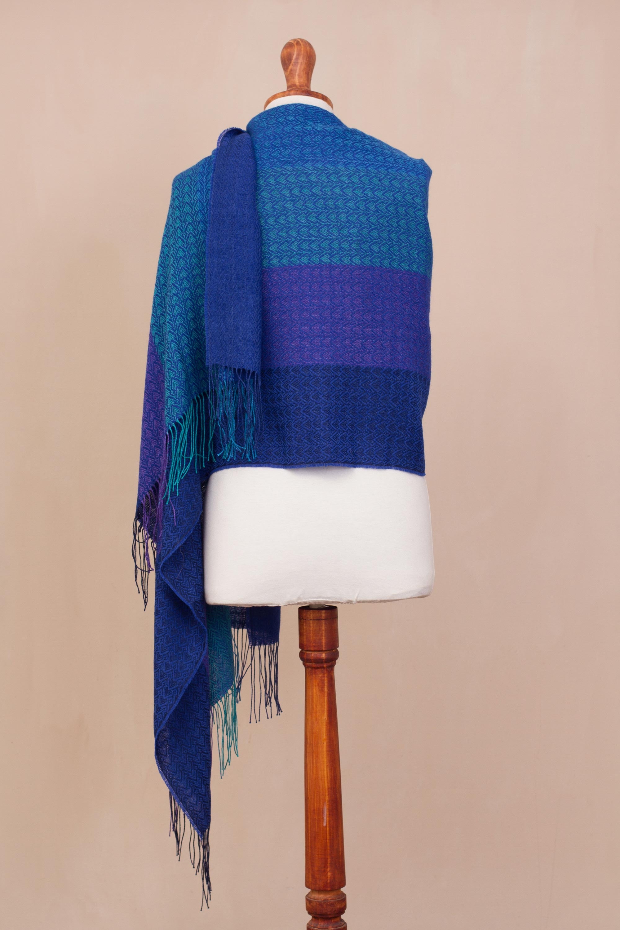 Premium Serene Glory Hand-Woven Alpaca Blend Shawl - Artisan Crafted in Peru