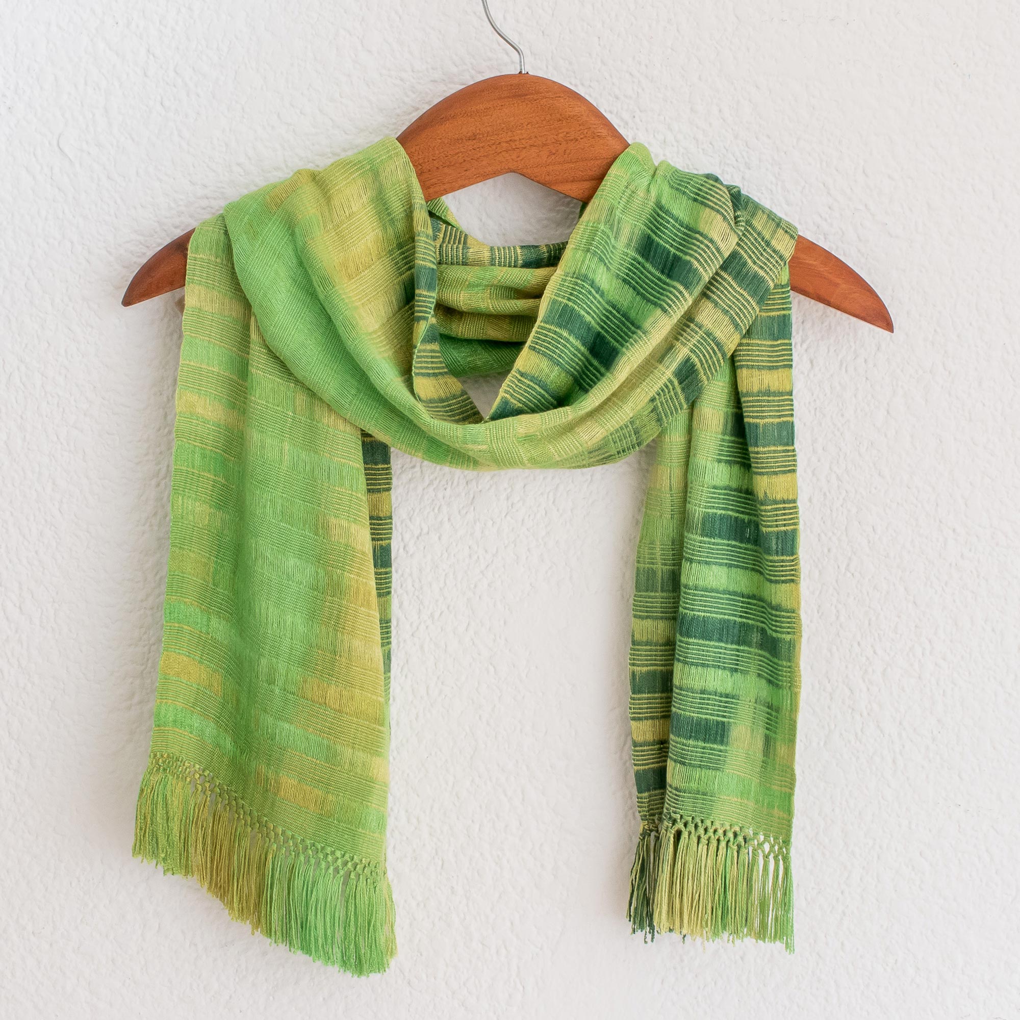 Premium Handwoven Green Rayon Chenille Scarf – Ultimate Style & Comfort